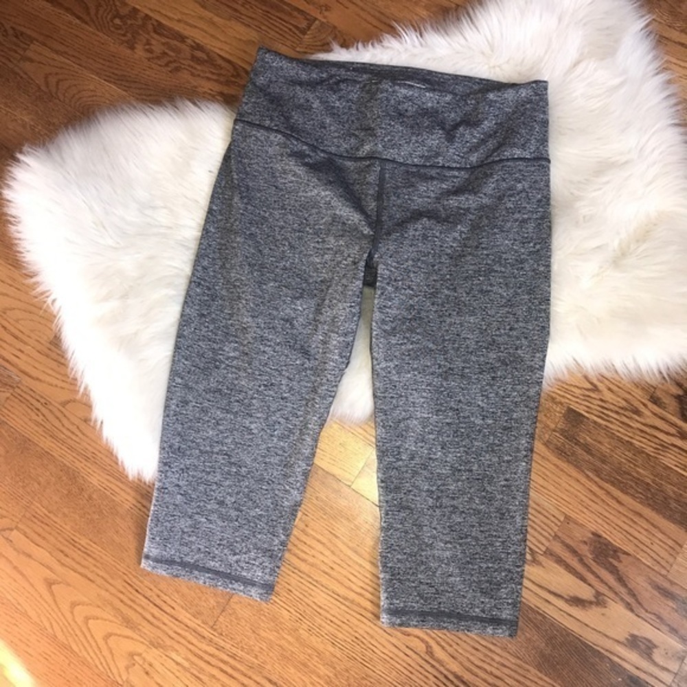 VSX knockout cropped‎ leggings gray size large
